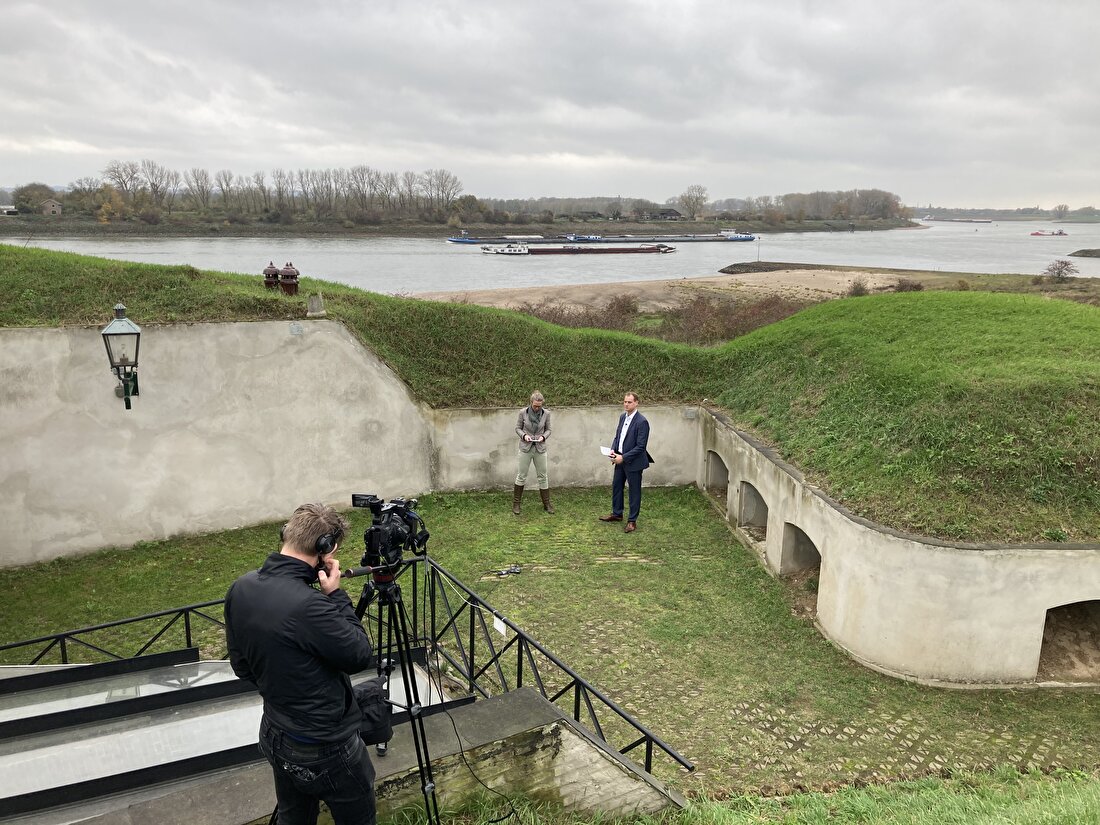 Achter de schermen bij de tweede Bouwdag Maas op het dak van Fort Pannerden